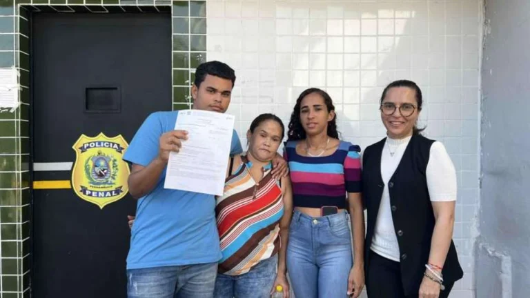 Jovem é solto após ficar 10 meses preso por engano acusado de homicídio em Pernambuco