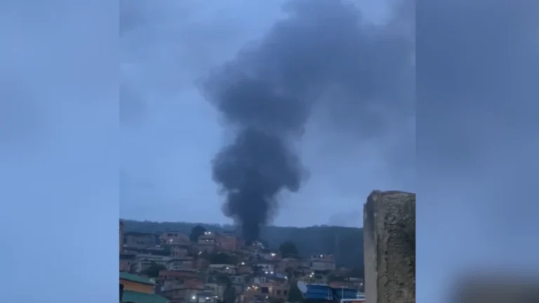 Veja momento em que drone do CV arremessa bomba durante megaoperação no RJ
