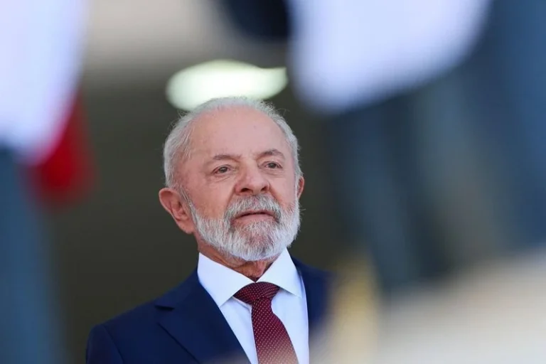 Lula adota cautela sobre a megaoperação no RJ