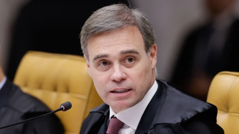 Mendonça vota para cassar governador de RR; Nunes Marques pede vista