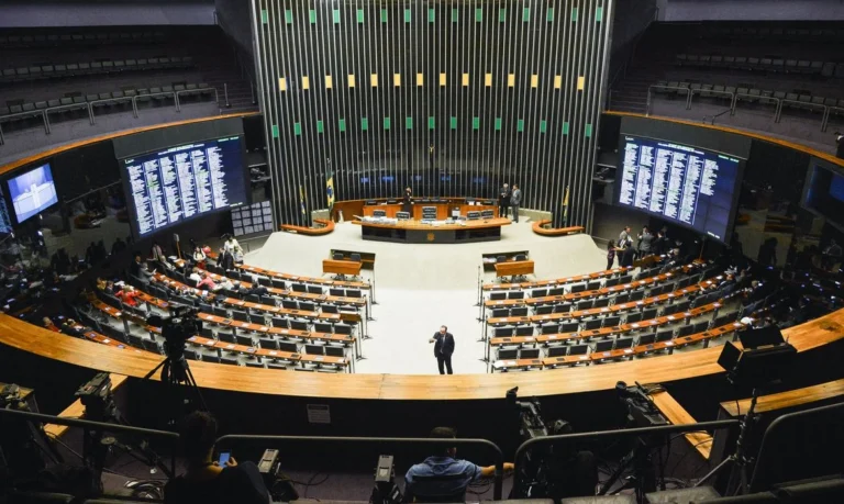 Capilaridade do Centrão é fundamental para a direita, diz Graziella Testa
