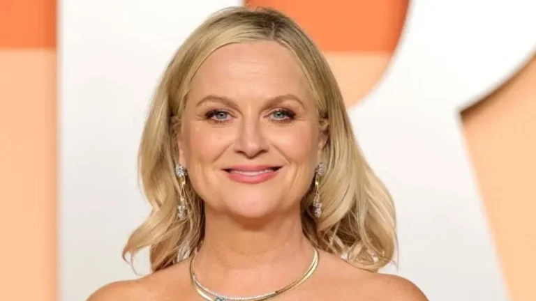 Amy Poehler revela pânico após gravação com chimpanzé: “Estressante”