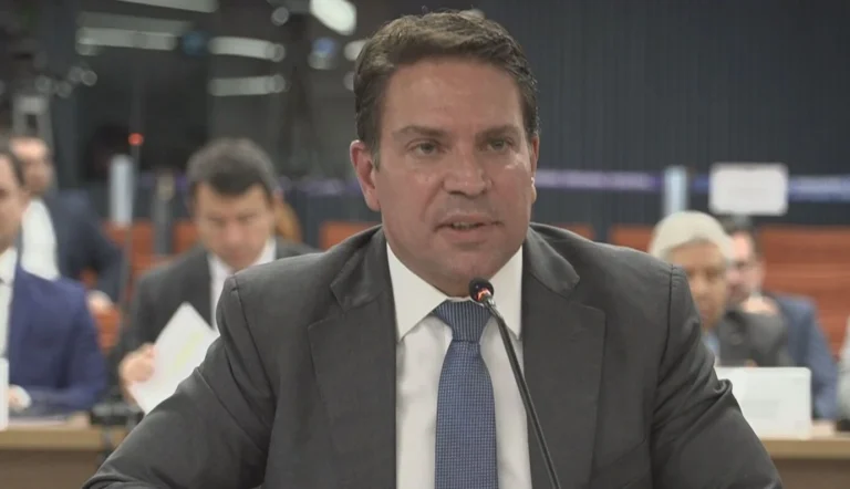 Moraes determina prisão preventiva de Ramagem
