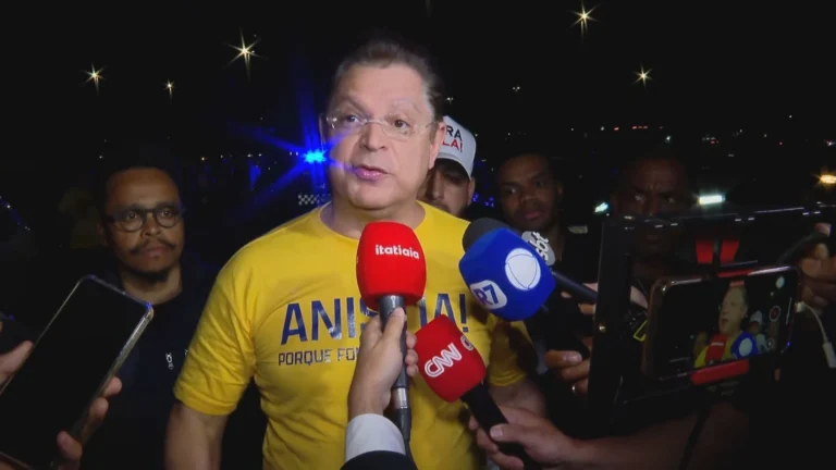 Sóstenes sugere “motivo psicossomático” para Bolsonaro violar tornozeleira