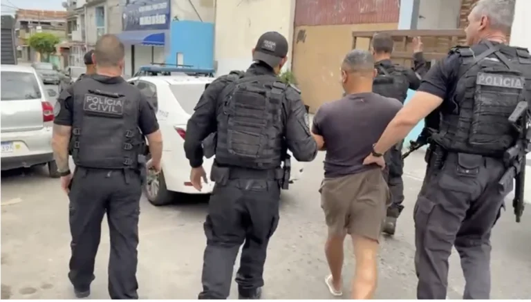 RJ: Vereador é preso com armas e medicamentos durante Operação Contenção