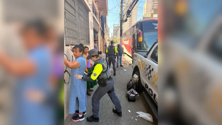 Passageira é presa com 84 cápsulas de cocaína em ônibus vindo da Bolívia