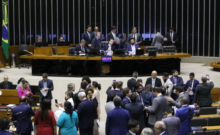 Hugo aposta em avanço e PL Antifacção é pauta única na Câmara nesta terça