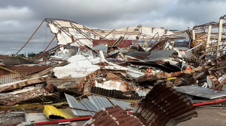 Tornado no Paraná: Governo decreta estado de calamidade pública em cidade