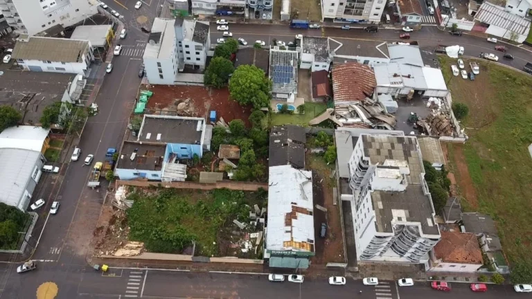 Vídeo mostra momento em que tornado atinge casa em Santa Catarina