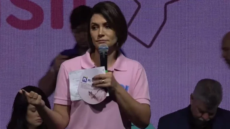 Michelle Bolsonaro diz que o “Congresso está de joelhos em frente ao STF”