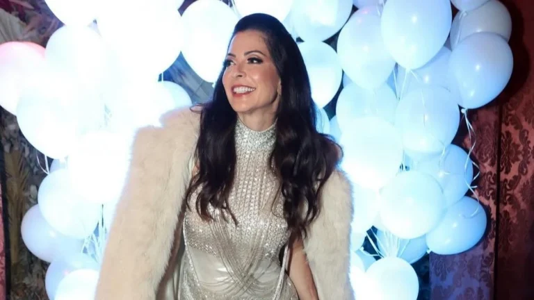 Ana Paula Padrão comemora 60 anos com festa temática