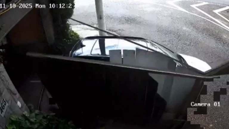 Vídeo: mulher tenta fugir de motel sem pagar e é presa em flagrante em SP