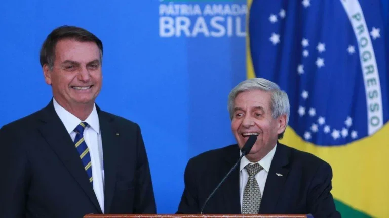 Bolsonaro, Heleno, Garnier e Paulo Sérgio vão perder patente? Entenda