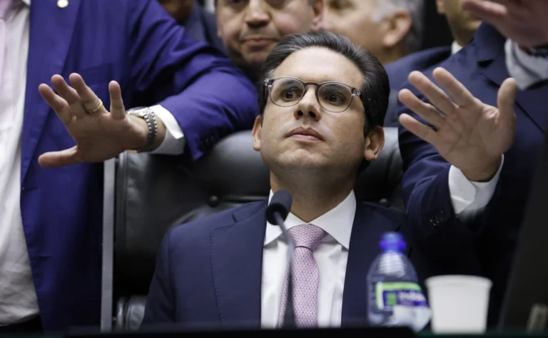 Hugo diz que há ataques do PT nas redes e reage: “Falta de caráter”