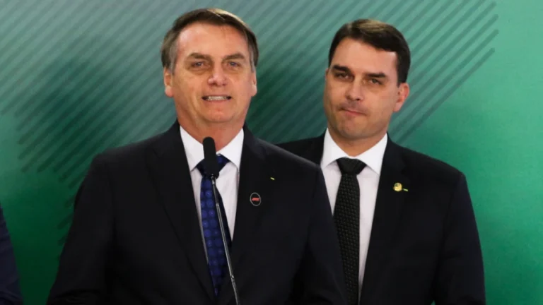 Análise: prisão de Bolsonaro acena para 2026 e torna Flávio protagonista