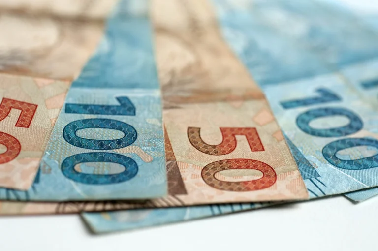 Para 48%, governo atua negativamente no combate à inflação, aponta Ipsos
