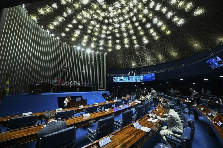 Emendas, texto alternativo e rejeição: estratégias da dosimetria no Senado