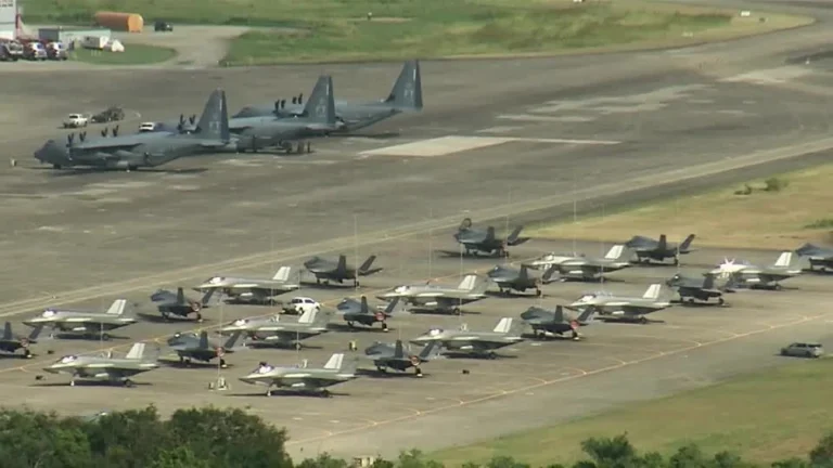 Aviões reforçam presença militar dos EUA em Porto Rico