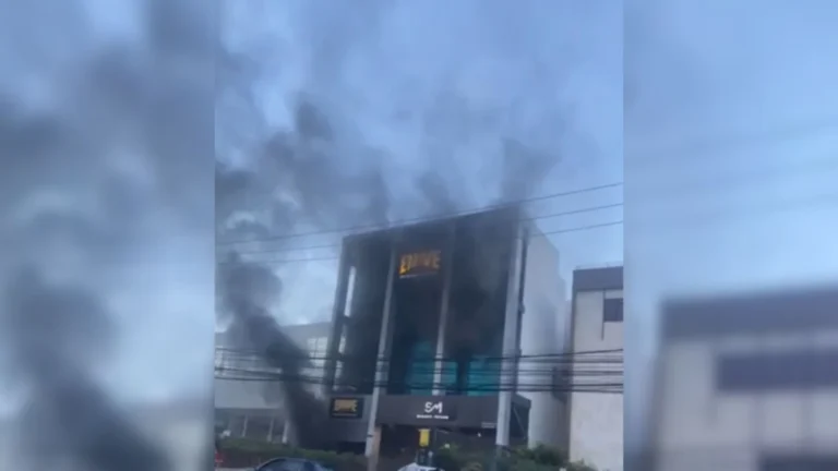 Vídeo: incêndio atinge prédio de cinco andares em Belo Horizonte