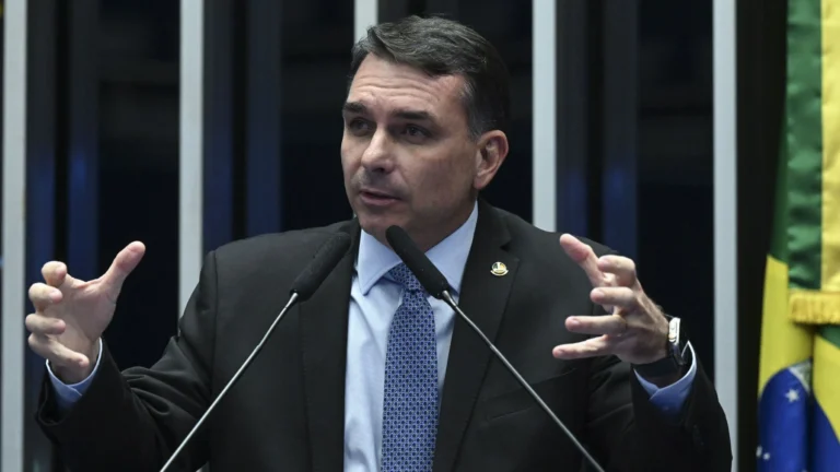 Candidatura de Flávio ao Planalto tende a rachar Centrão