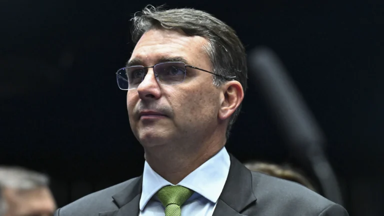 PL defende “road show” de Flávio para acalmar mercado