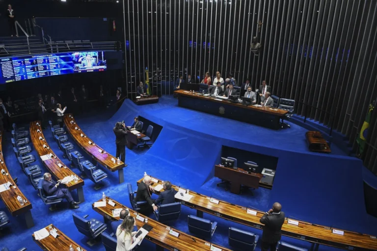 Senadores buscam mudar PL da Dosimetria para focar apenas no 8 de Janeiro