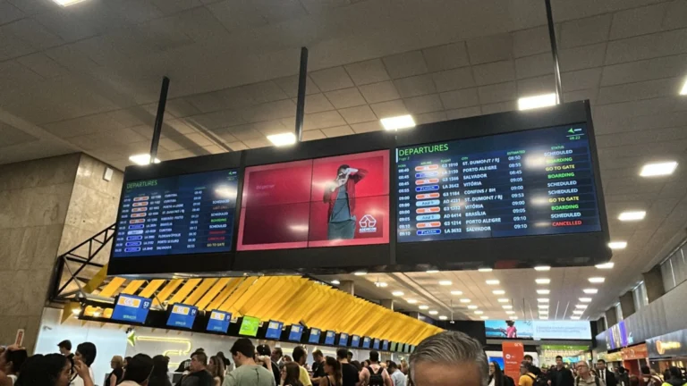 Aeroporto de Congonhas funcionará até 00h após cancelamentos de voos