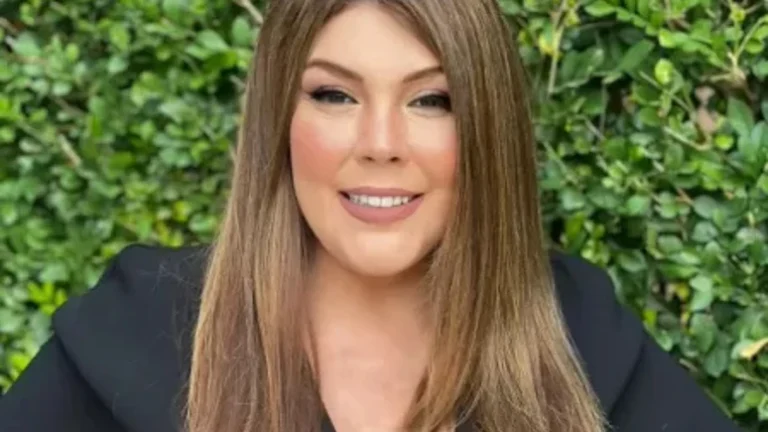 Aos 49, Simony choca ao exibir shape musculoso após vencer o câncer