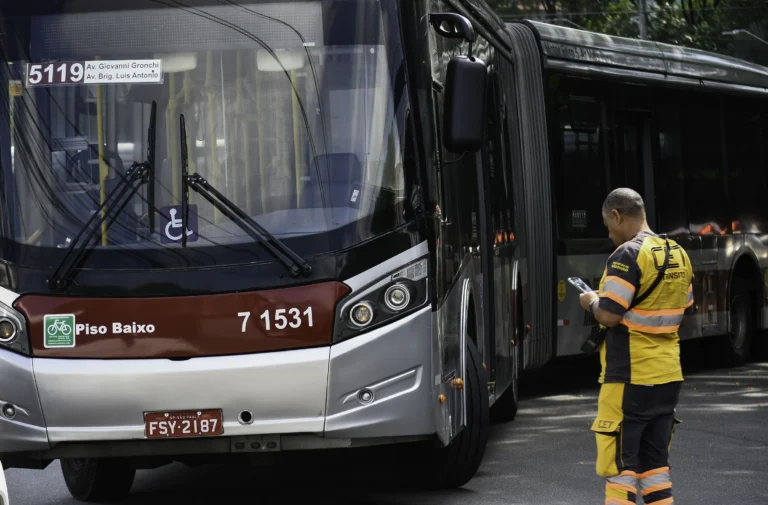 SP: Prefeitura diz à Justiça que aumento na tarifa de ônibus seguiu a lei