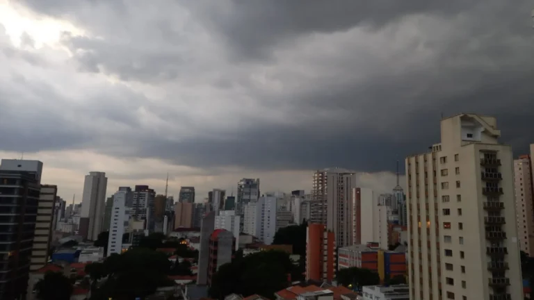 São Paulo pode ter ventos de até 100km/h e chuvas intensas nesta sexta (2)