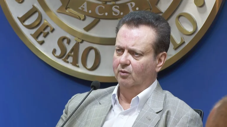 Kassab quer conversa com Lula após filiação de Caiado