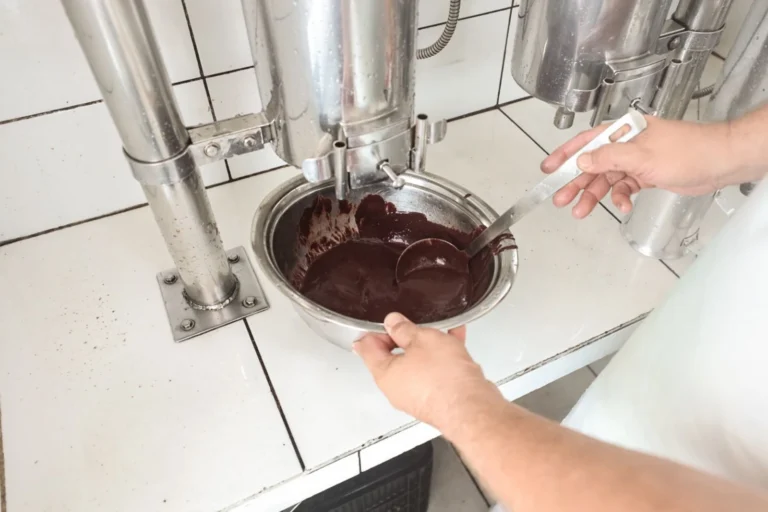 Jovem morre após tomar açaí contaminado no Pará