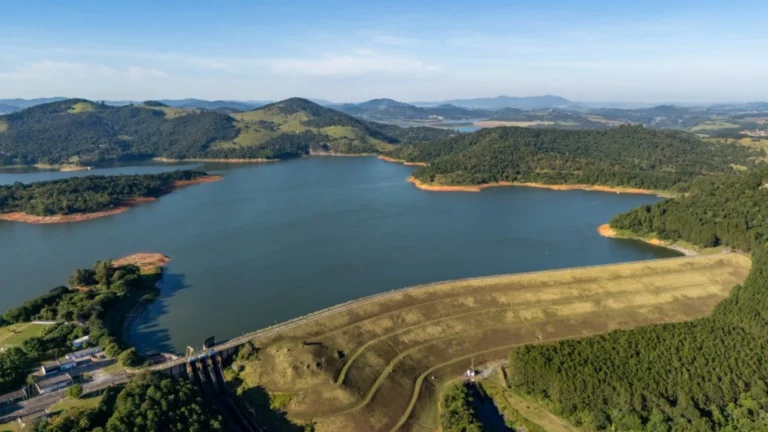 Chuvas elevam capacidade de mananciais de SP, mas alerta permanece