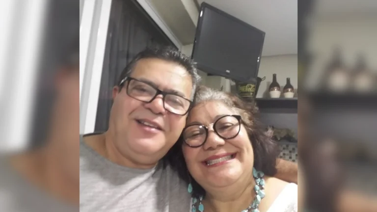 Bombeiros buscam por casal de idosos após carro cair em córrego