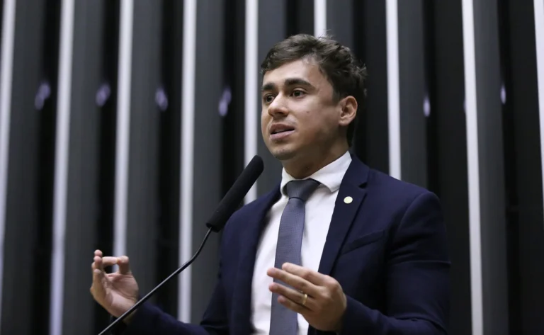 PSOL aciona PGR contra Nikolas após montagem de Lula sendo capturado