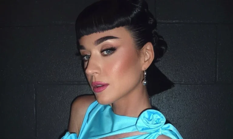 Katy Perry abre álbum de fim de ano com Orlando Bloom e Justin Trudeau