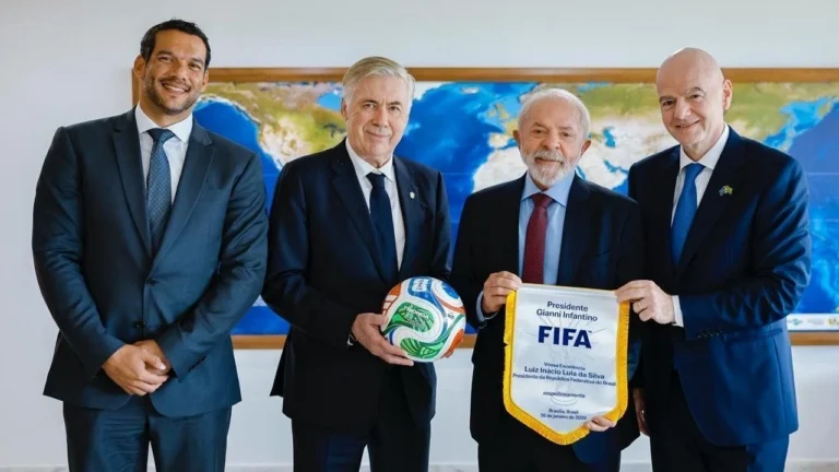 Presidentes de Fifa e CBF se reúnem com Lula para discutir Copa Feminina