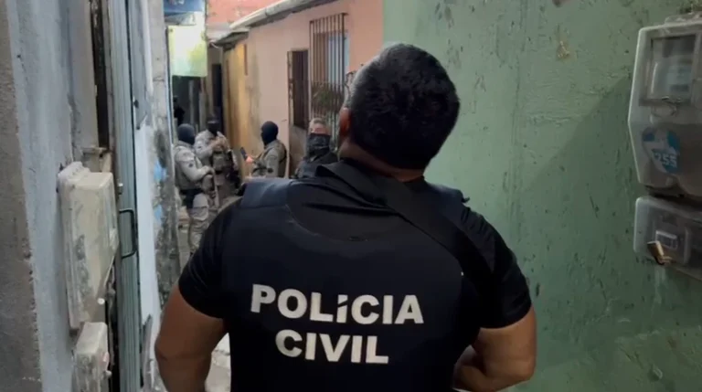 Blogueira está entre presos por roubo de canetas emagrecedoras em Salvador