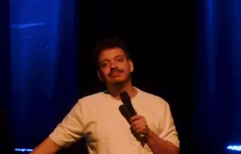 Humorista ironiza caminhada de Nikolas: “Idiota” e “Forrest Gump”