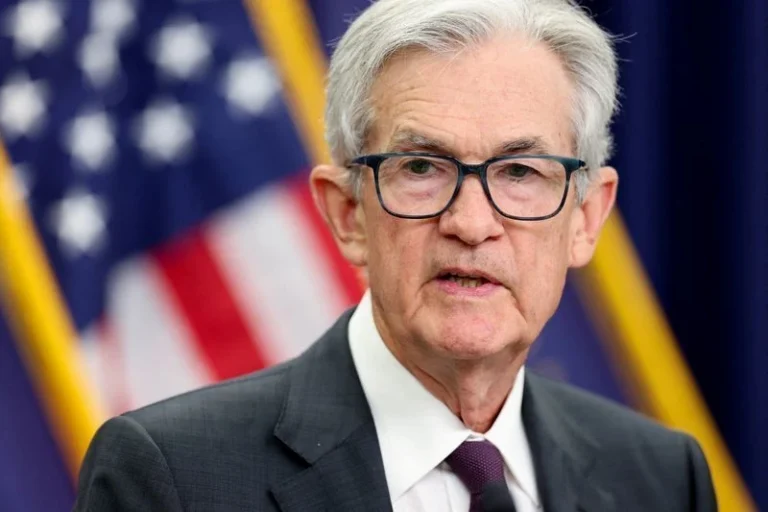 Powell rompe o silêncio e eleva a tensão com Trump