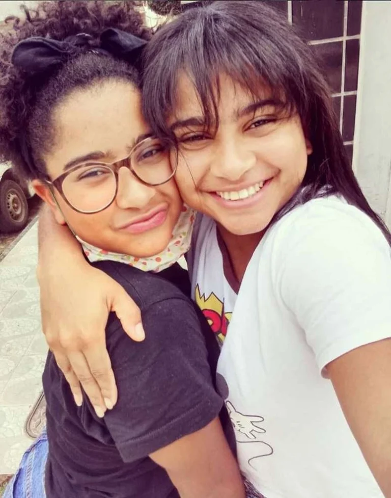 Irmã gêmea de Tia Milena defende sister no BBB 26