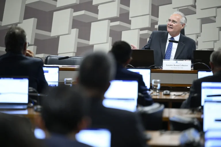 Grupo do Senado sobre Master aprova convite para ouvir chefes do BC e da PF