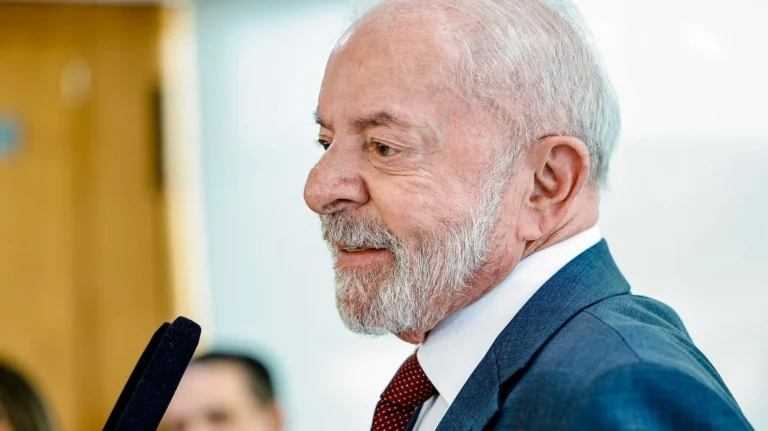 Após jantar com Hugo e líderes, Lula prega diálogo e respeito entre Poderes