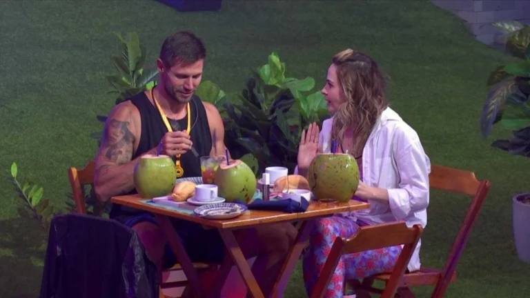 BBB 26: Ana Paula flerta com Jonas na festa: “A gente ia fazer uns meninos bonitos, hein?”
