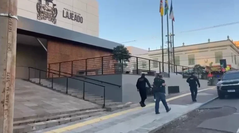 PF prende ex-prefeito em operação sobre fraudes após enchentes no RS