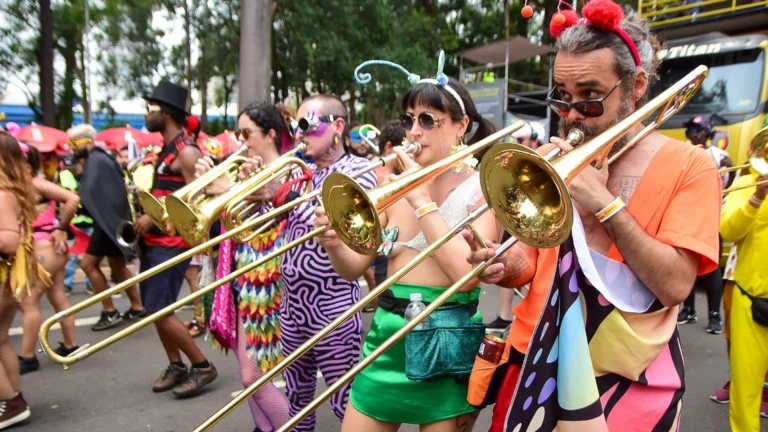 Quando o Carnaval chegou oficialmente ao Brasil? Conheça origem da festa