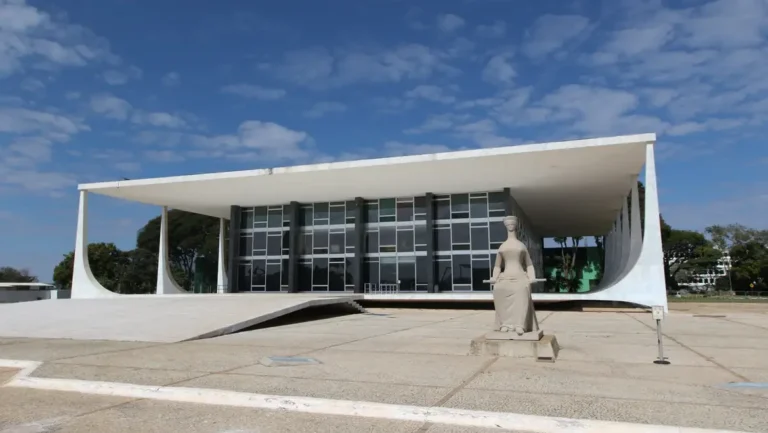 STF tem maioria para tratar caixa 2 como crime eleitoral e improbidade