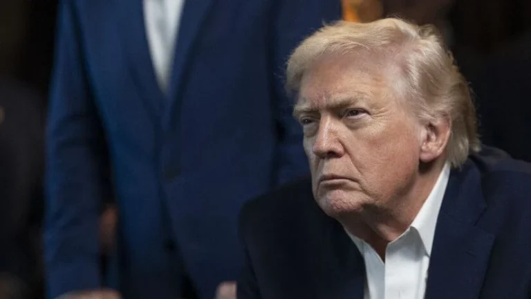 Trump diz que considera enviar outro porta-aviões ao Oriente Médio