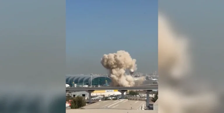 Vídeo mostra momento em que um drone atinge o aeroporto de Dubai; veja