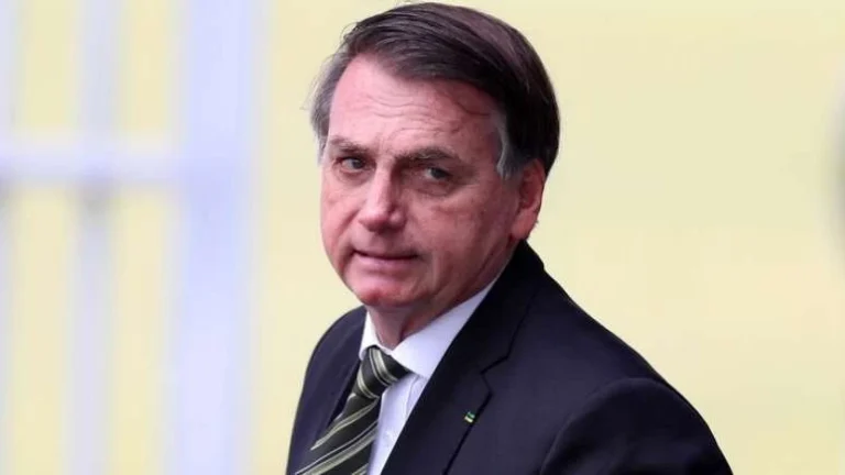 Bolsonaro tem alta hospitalar prevista para sexta-feira, afirma médico
